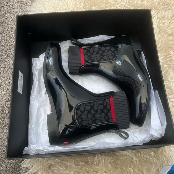 Coach Rivington Rain Boots. Size 8 Black Red. Logo - Picture 11 of 15